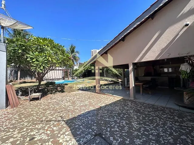 Sobrado com 704m² 4 quartos e 5 banheiros, à venda, no bairro Dom Aquino em Cuiabá