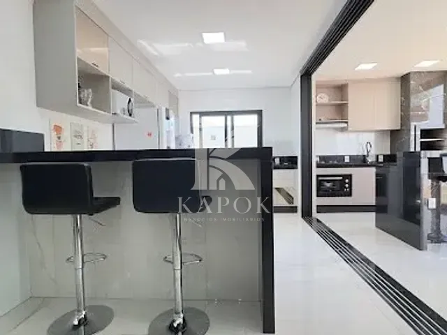 Sobrado 3 quartos e 3 banheiros, à venda, no bairro Residencial Real Parque Sumaré em Sumaré