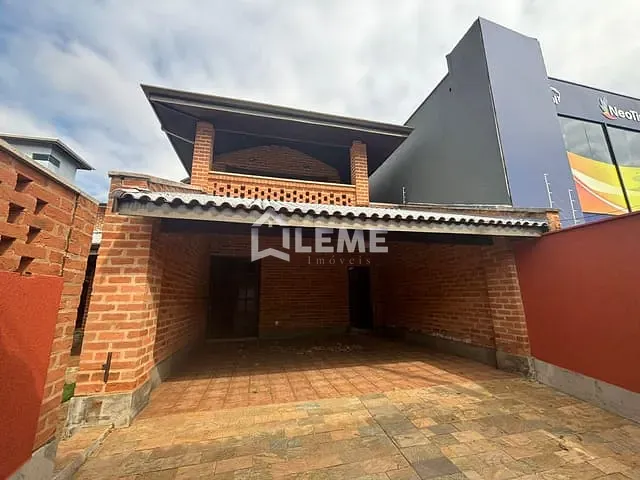 Sobrado com 392m² 3 quartos e 3 banheiros, à venda, no bairro Jardim Lavínia em Mococa