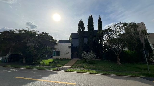 Sobrado com 700m² 5 quartos e 7 banheiros, para alugar, no bairro Residencial Alphaville Flamboyant em Goiânia