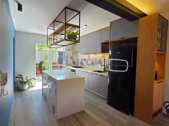 Sobrado com 121m² 3 quartos e 3 banheiros, à venda, no bairro Vila Capuava em Valinhos