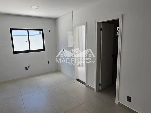 Sobrado com 150m² 2 quartos e 3 banheiros, à venda, no bairro Ponte do Imaruim em Palhoça