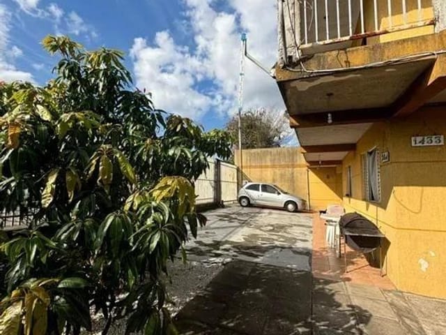 Sobrado com 552m² 7 quartos e 4 banheiros, à venda, no bairro Capão Raso em Curitiba