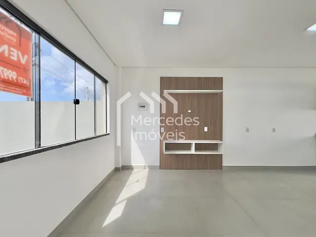 Sobrado com 100m² 2 quartos e 2 banheiros, à venda, no bairro Espinheiros em Itajaí