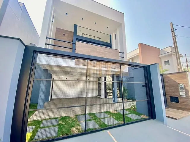 Sobrado com 250m² 3 quartos e 3 banheiros, à venda, no bairro Jardim Itália em Botucatu