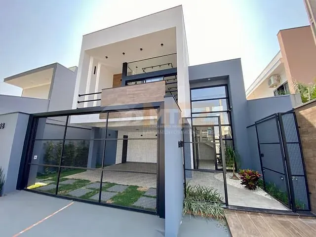 Sobrado com 250m² 3 quartos e 3 banheiros, à venda, no bairro Jardim Itália em Botucatu