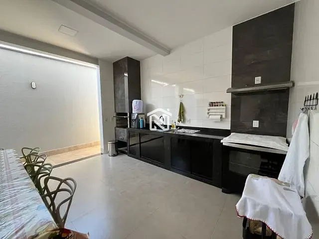 Sobrado com 312m², à venda, no bairro Nova Fronteira em Paraíso do Tocantins