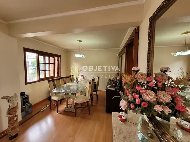 Casa com 347m² 3 quartos e 4 banheiros, à venda, no bairro Medianeira em Porto Alegre