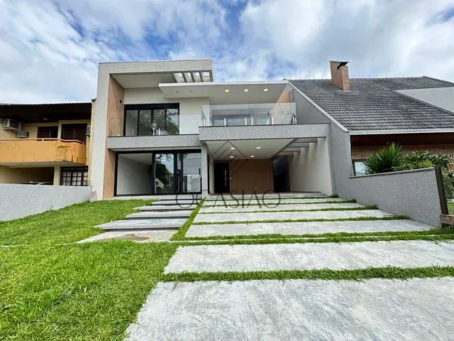 Sobrado com 360m² 4 quartos e 4 banheiros, à venda, no bairro Atami Norte em Pontal do Paraná