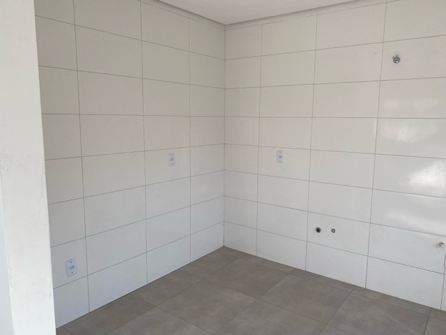 Sobrado com 85m² 3 quartos e 1 banheiro, à venda, no bairro Jardim dos Lagos em Guaíba