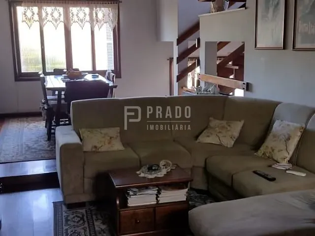 Sobrado com 450m² 3 quartos e 3 banheiros, à venda, no bairro Areal em Pelotas