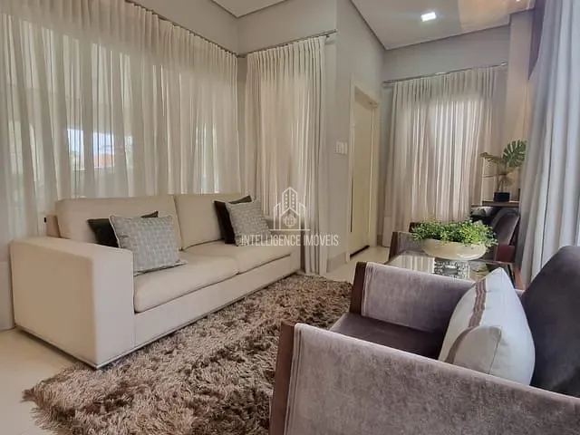 Casa com 372m² 4 quartos e 6 banheiros, à venda, no bairro Jardim Itália em Cuiabá