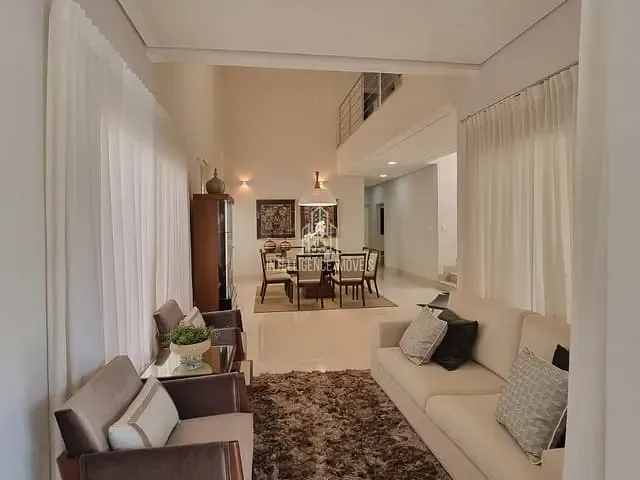 Casa com 372m² 4 quartos e 6 banheiros, à venda, no bairro Jardim Itália em Cuiabá