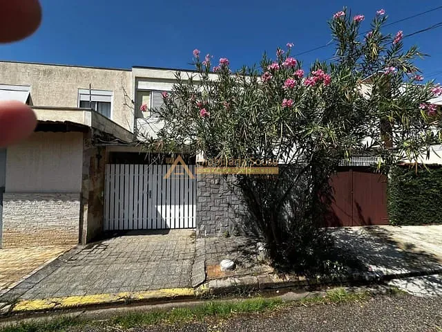 Sobrado com 139m² 3 quartos e 3 banheiros, à venda, no bairro Vila Vianelo em Jundiaí