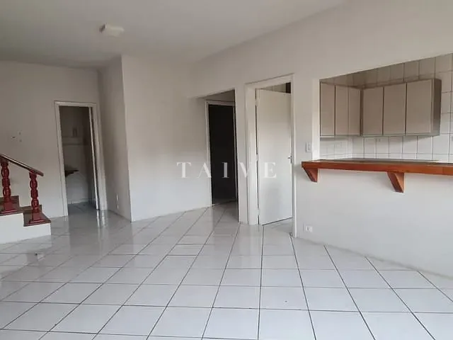 Sobrado com 390m² 3 quartos e 5 banheiros, à venda ou para alugar, no bairro Quebec em Londrina