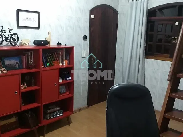 Sobrado com 274m² 2 quartos e 1 banheiro, à venda, no bairro Areão em Taubaté