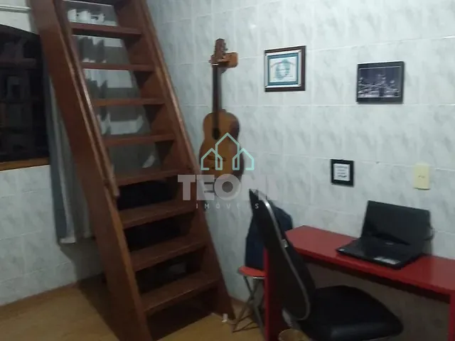 Sobrado com 274m² 2 quartos e 1 banheiro, à venda, no bairro Areão em Taubaté