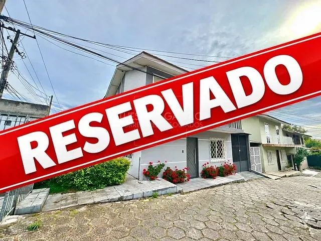Sobrado com 200m² 3 quartos e 3 banheiros, à venda, no bairro Capão Raso em Curitiba