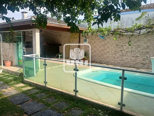 Sobrado com 250m² 3 quartos e 1 banheiro, à venda ou para alugar, no bairro Loteamento Villa Branca em Jacareí