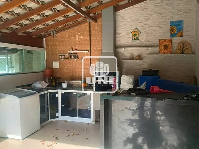 Sobrado com 250m² 3 quartos e 1 banheiro, à venda ou para alugar, no bairro Loteamento Villa Branca em Jacareí
