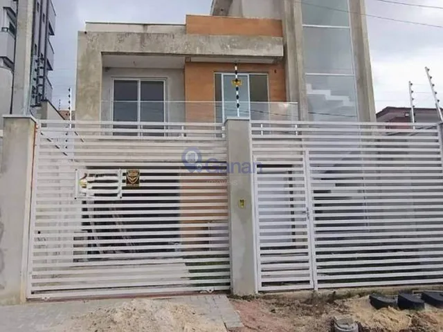 Sobrado 4 quartos e 4 banheiros, à venda, no bairro Fazendinha em Curitiba