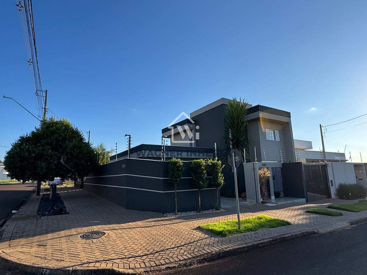 Sobrado à venda com 3 quartos, 173m² - Foto 1