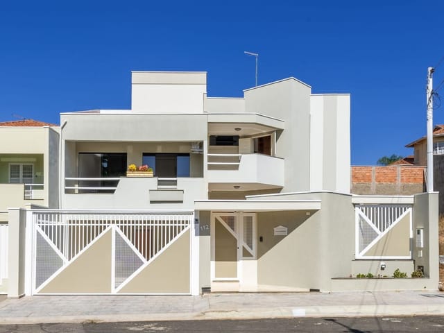 Casa com 300m² 3 quartos e 3 banheiros, à venda, no bairro Jardim Priscila em São João da Boa Vista