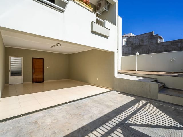Casa com 300m² 3 quartos e 3 banheiros, à venda, no bairro Jardim Priscila em São João da Boa Vista