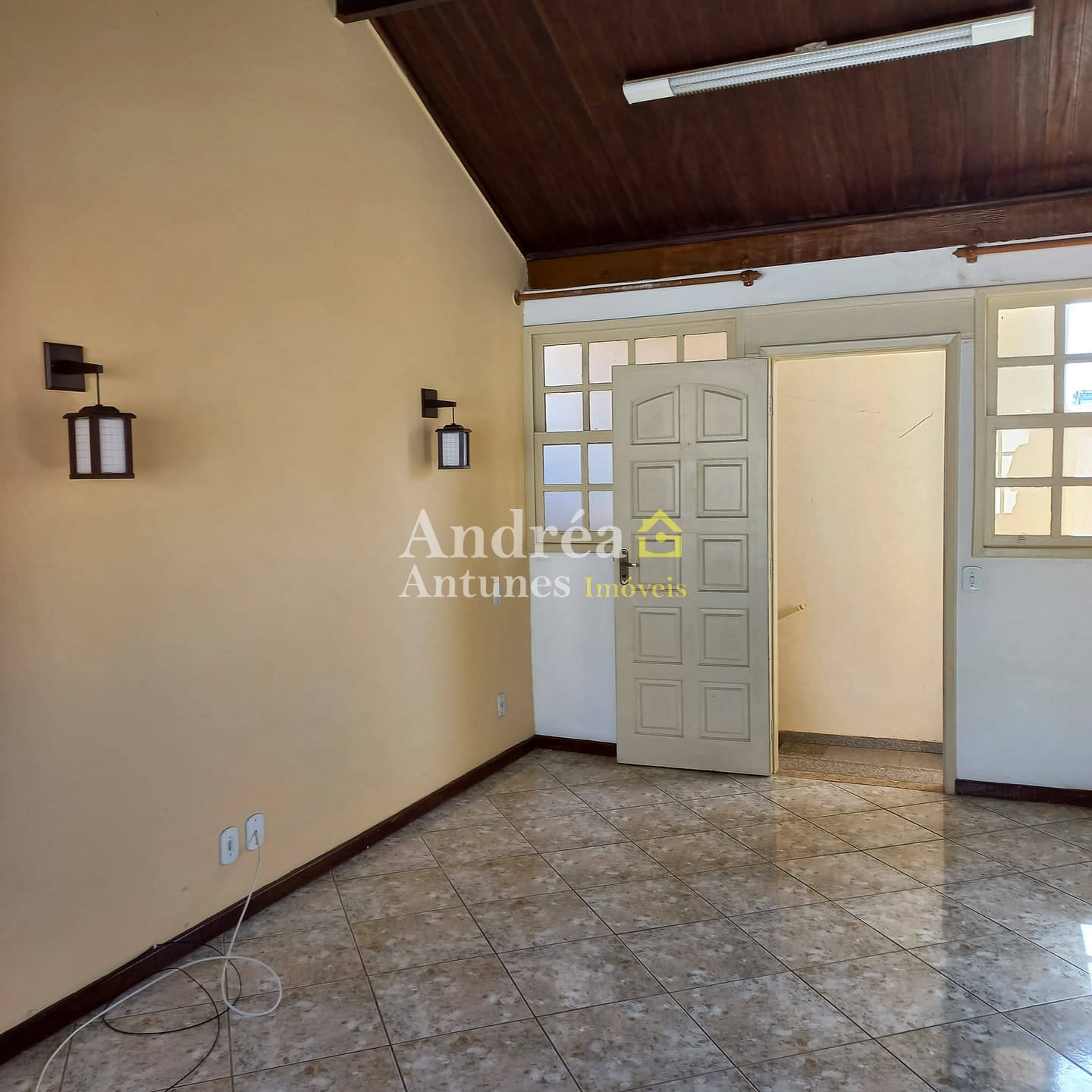 Sobrado para alugar com 2 quartos, 75m² - Foto 1