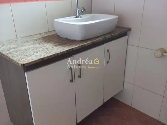 Sobrado 2 quartos e 1 banheiro, para alugar, no bairro Braga em Cabo Frio