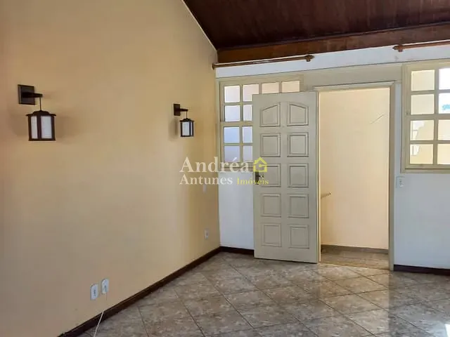 Sobrado 2 quartos e 1 banheiro, para alugar, no bairro Braga em Cabo Frio