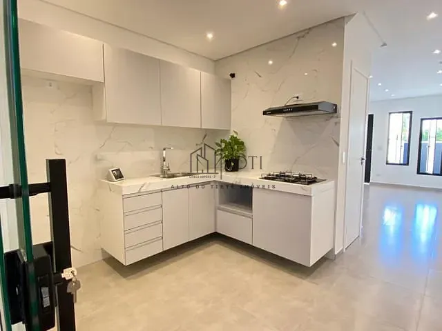 Sobrado 2 quartos e 1 banheiro, à venda, no bairro Jardim Santos Dumont III em Mogi das Cruzes