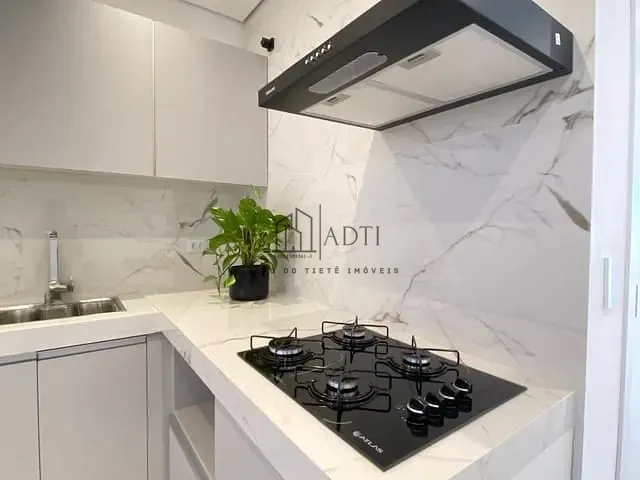 Sobrado 2 quartos e 1 banheiro, à venda, no bairro Jardim Santos Dumont III em Mogi das Cruzes