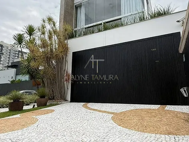 Sobrado com 370m² 3 quartos e 5 banheiros, à venda, no bairro Cerâmica em São Caetano do Sul