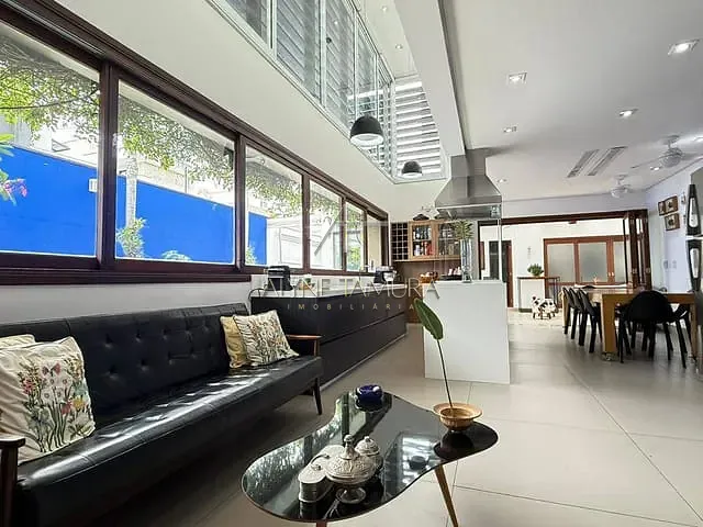 Sobrado com 370m² 3 quartos e 5 banheiros, à venda, no bairro Cerâmica em São Caetano do Sul
