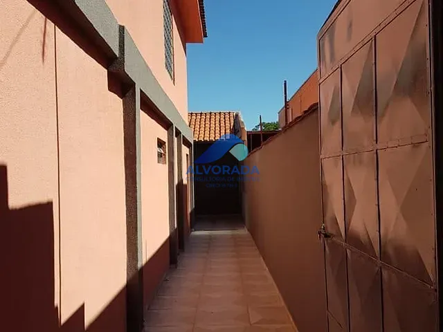 Sobrado com 211m² 4 quartos e 3 banheiros, à venda, no bairro Jardim Uirá em São José dos Campos