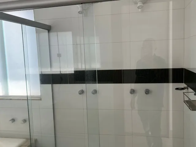 Sobrado com 410m² 4 quartos e 5 banheiros, para alugar, no bairro Jardins Madri em Goiânia