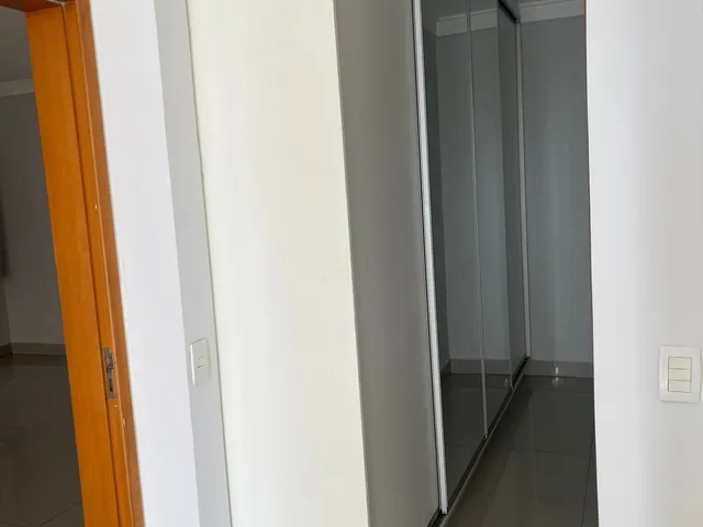 Sobrado com 410m² 4 quartos e 5 banheiros, para alugar, no bairro Jardins Madri em Goiânia