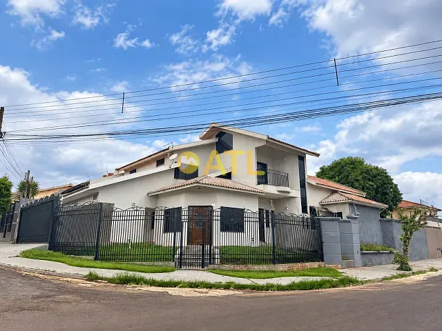 Sobrado 4 quartos e 5 banheiros, para alugar, no bairro Vila São Silvestre em Ourinhos