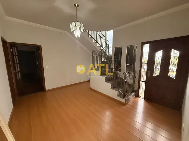 Sobrado 4 quartos e 5 banheiros, para alugar, no bairro Vila São Silvestre em Ourinhos