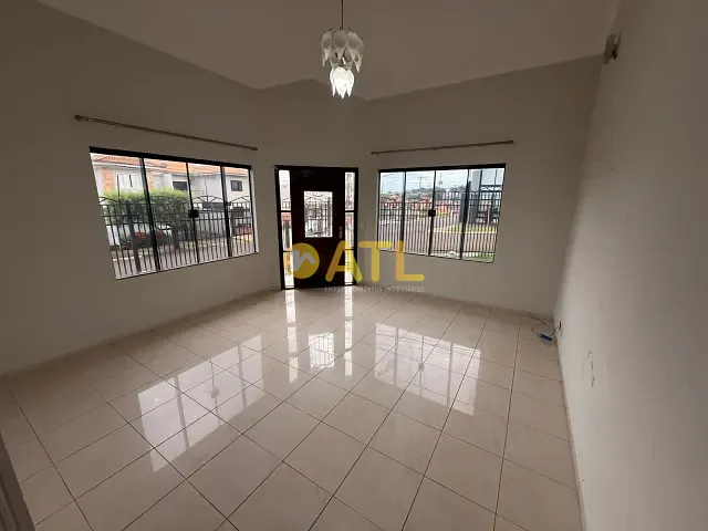 Sobrado 4 quartos e 5 banheiros, para alugar, no bairro Vila São Silvestre em Ourinhos