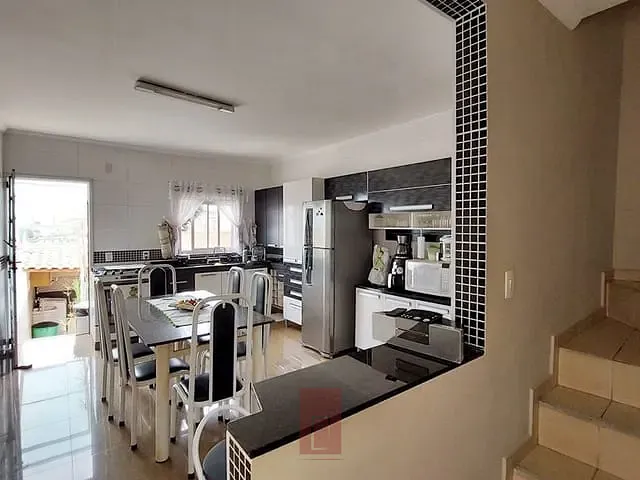 Sobrado com 125m² 7 quartos e 6 banheiros, à venda, no bairro Vila Roque em São Paulo