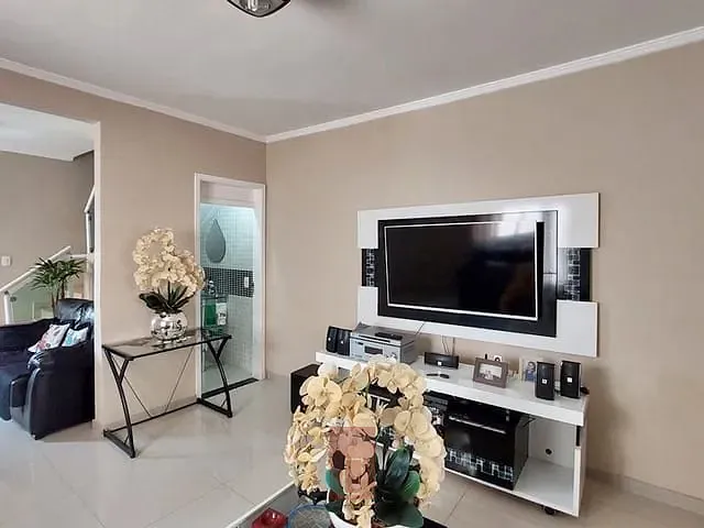 Sobrado com 125m² 7 quartos e 6 banheiros, à venda, no bairro Vila Roque em São Paulo