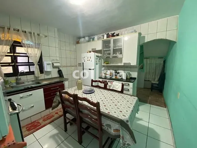 Sobrado com 175m² 3 quartos e 2 banheiros, à venda, no bairro Vila Caldas em Carapicuíba