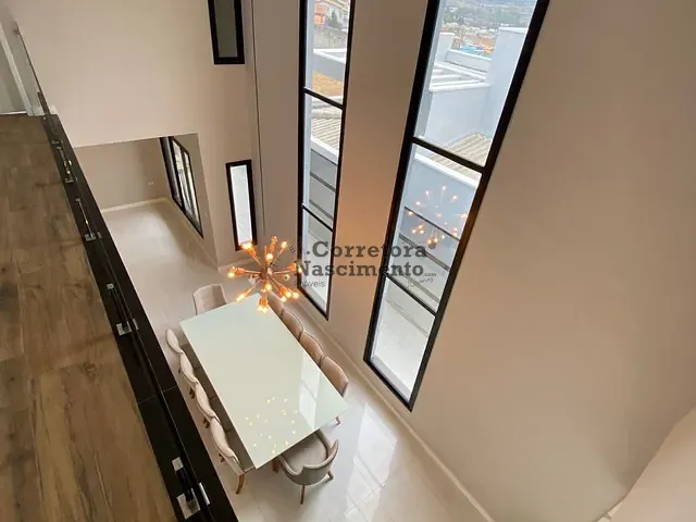 Sobrado com 291m² 3 quartos e 3 banheiros, à venda ou para alugar, no bairro Condomínio Residencial Fogaça em Jacareí