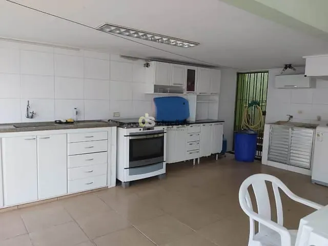 Sobrado com 450m² 3 quartos e 4 banheiros, à venda, no bairro Vila Santa Terezinha (Zona Norte) em São Paulo