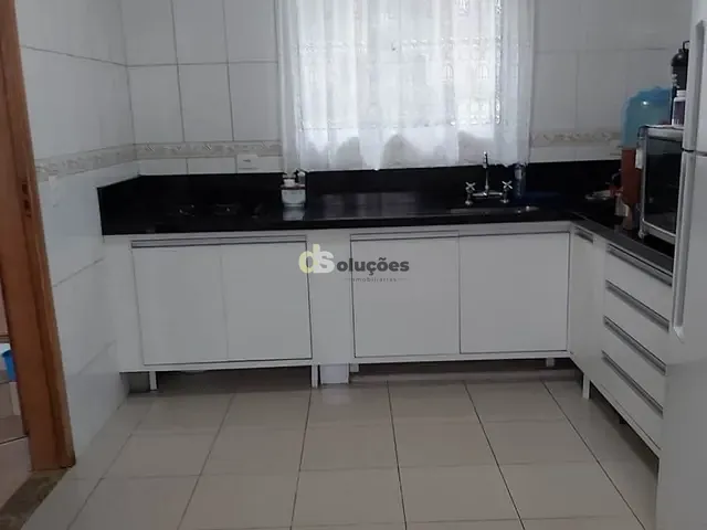 Sobrado com 450m² 3 quartos e 4 banheiros, à venda, no bairro Vila Santa Terezinha (Zona Norte) em São Paulo