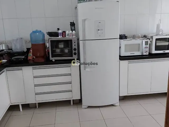 Sobrado com 450m² 3 quartos e 4 banheiros, à venda, no bairro Vila Santa Terezinha (Zona Norte) em São Paulo