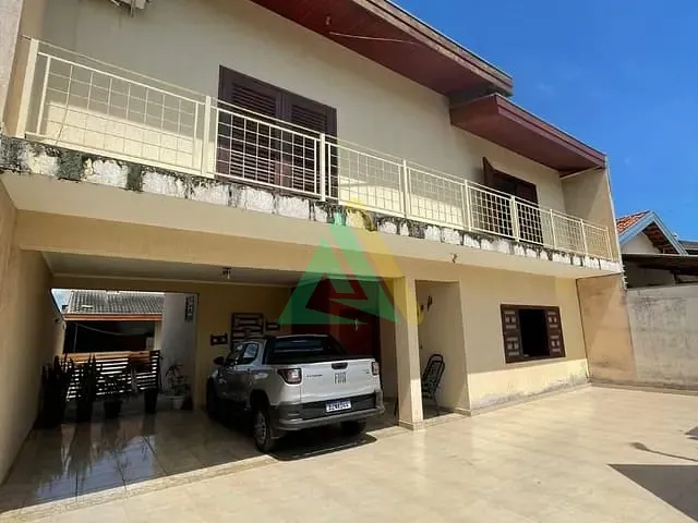 Sobrado com 300m² 4 quartos e 4 banheiros, à venda, no bairro Loteamento Morro Amarelo em Mogi Guaçu