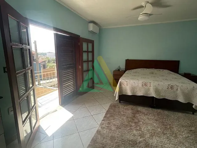 Sobrado com 300m² 4 quartos e 4 banheiros, à venda, no bairro Loteamento Morro Amarelo em Mogi Guaçu